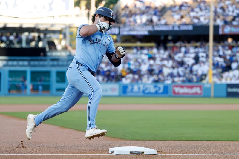 Blue Jays start World Series game with back-to-back home runs